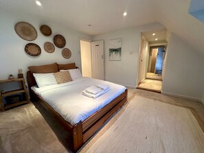 2 chambres, fer et planche à repasser, Wi-Fi gratuit, draps fournis