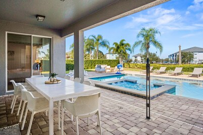 Luxury 11-Bedroom Villa/ Pool, & Spa/ Movie Room/ Sleeps 22/ Close to Disney