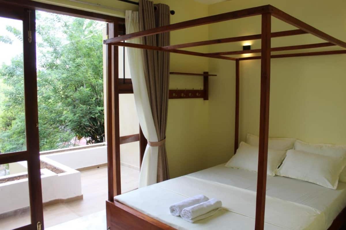 Blackout drapes, soundproofing, iron/ironing board, free WiFi