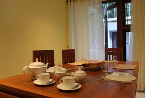 Daily continental breakfast (USD 4 per person) - Aura Escape Kandy (Kandy)