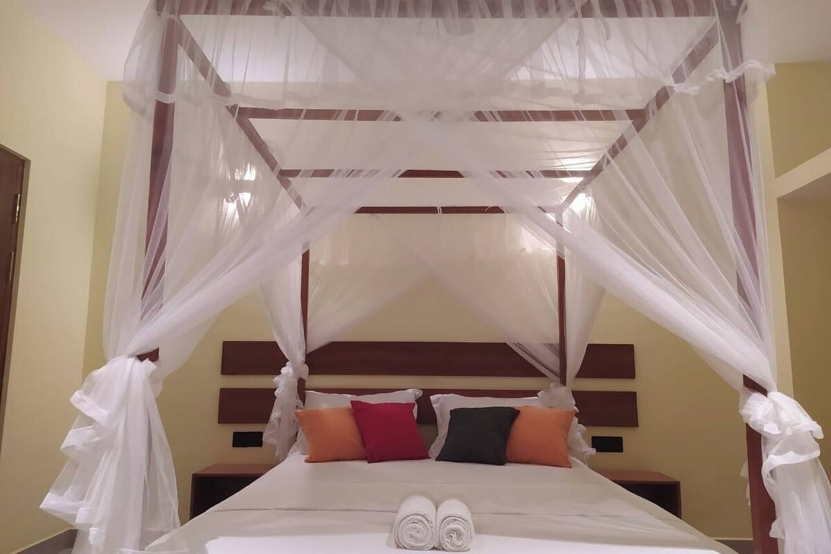 Blackout drapes, soundproofing, iron/ironing board, free WiFi