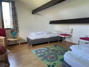 3 bedrooms, iron/ironing board, WiFi - Spring break on Texel. Lovely bungalow in 5 star vacation park.  (De Cocksdorp)