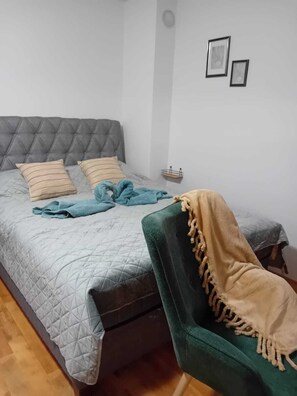1 bedroom, iron/ironing board, WiFi, bed sheets