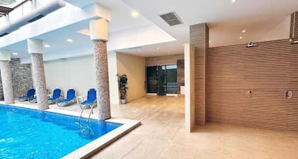 New studio apart, fully equipped, 3 min, from the gondola, swimming pool & sauna
