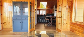 Cozy 3-bedroom cabin in charming Crosslake with WiFi and AC