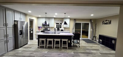 Country 3-bed house with WiFi and AC in welcoming Swain, near Letchworth Park!