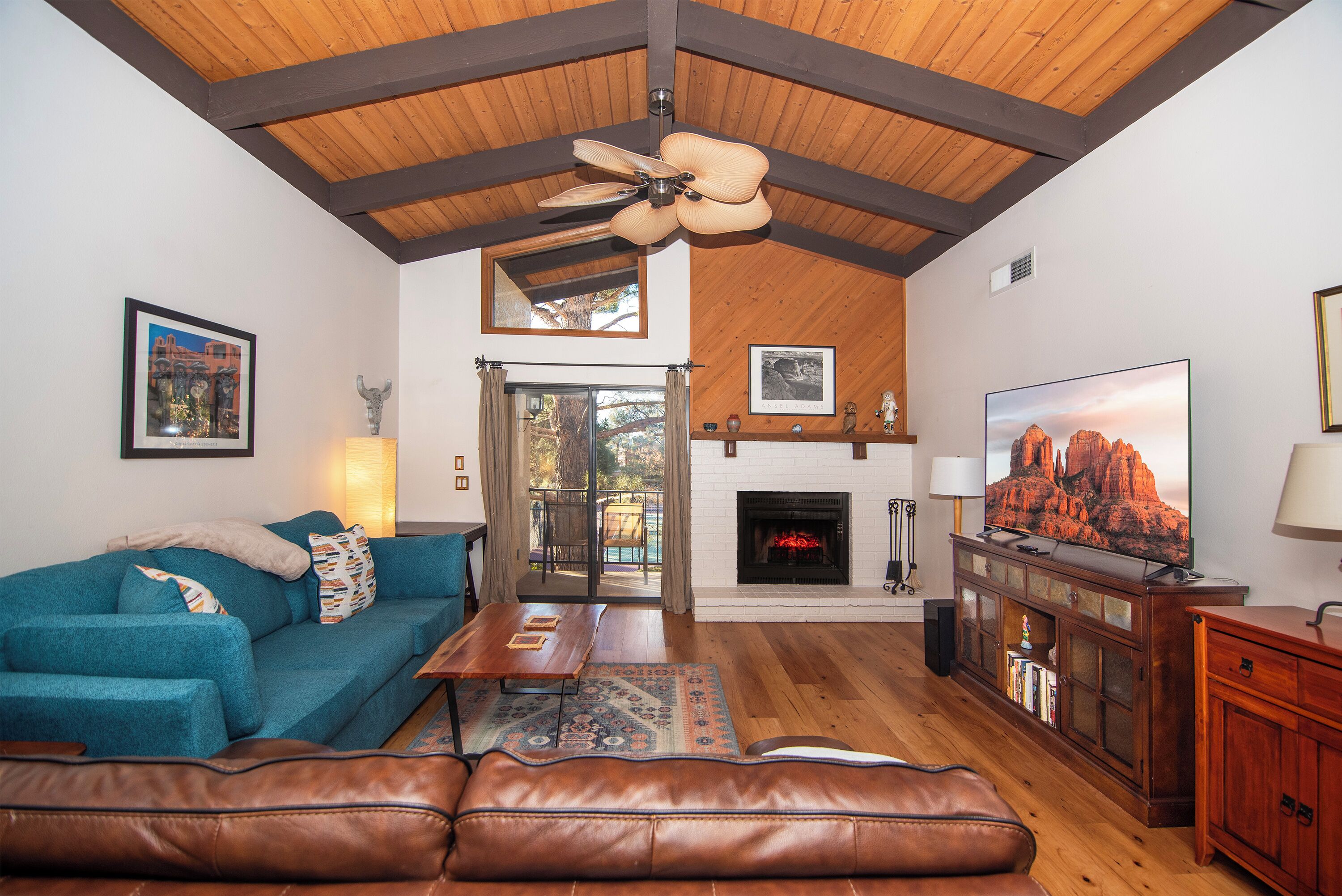 Smart TV, fireplace, DVD player, books