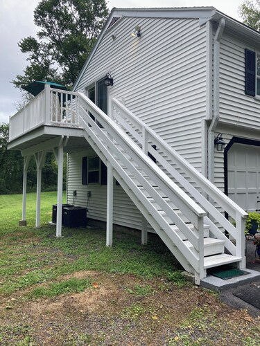 Cozy One Bedroom Apartment Centrally Located in Southbury