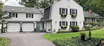 New One Bedroom Apartment Centrally Located in Southbury