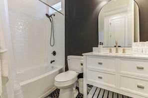 House, 2 Queen Beds, Patio, Garden View (Blue Haven Retreat) | Bathroom | Hair dryer, towels - Pet Friendly Quiet Neighborhood Near S. Lamar (Austin)