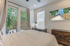 House, 2 Queen Beds, Patio, Garden View (Blue Haven Retreat) | 2 bedrooms, individually decorated, individually furnished, desk - Pet Friendly Quiet Neighborhood Near S. Lamar (Austin)