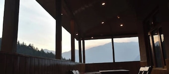 Charming 3-Bedroom Farmhouse in the Countryside