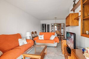 TV - *Amazing 3Br, 2 Bath Apart., Close to the Sea* (Fuengirola)