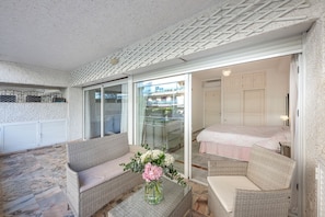 2 slaapkamers, een strijkplank/strijkijzer, wifi, beddengoed