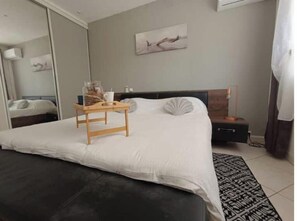 1 chambre, fer et planche à repasser, lit parapluie, draps fournis