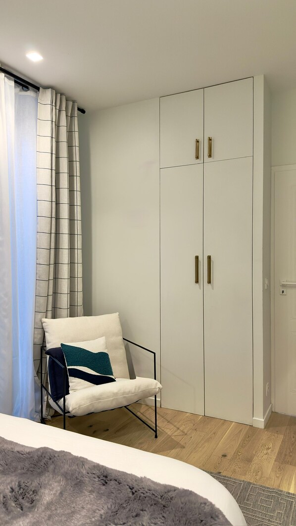 Room - Port of Nice - Scooters Included (Nice)
