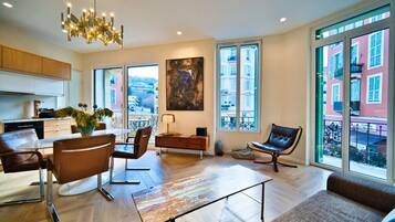 Smart TV, books, music library, stereo