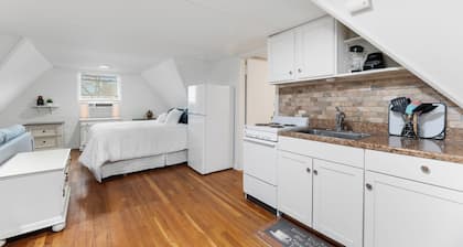 Cozy studio with WiFi and AC in amazing Wichita