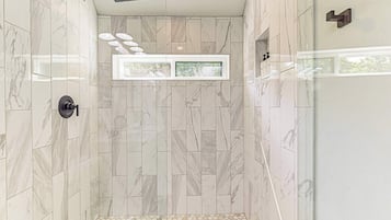 House, Multiple Beds, Patio, Garden View (East Austin Serenity) | Bathroom | Hair dryer, towels