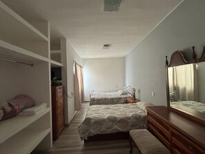 3 Schlafzimmer, Bügeleisen/Bügelbrett, WLAN, Bettwäsche