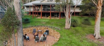 Redgum Treehouse - Luxury home in wine country!