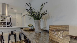 Hus, flere senger, terrasse (Triple L) | Spiseområde