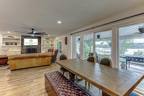 House, Multiple Beds, Patio (Triple L) | Dining