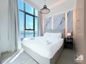 1 bedroom, iron/ironing board, Internet, bed sheets - Luxury 1B with Balcony & partial Burj Khalifa view (Dubai)