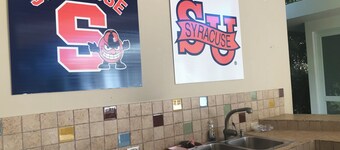 Spacious 4-bedroom house in tranquil Morovis with WiFi, Cable TV, AC rooms.