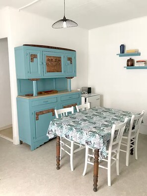 Dining - Charming little art deco apartment (st-claude)