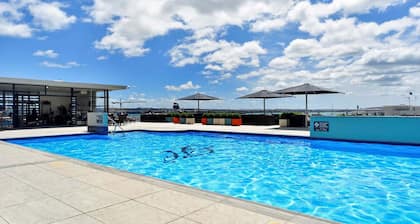 Heritage Penthouse with Rooftop Pool & Balcony