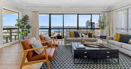 Heritage Penthouse with Rooftop Pool & Balcony