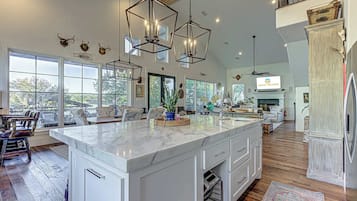 House, Multiple Beds, Patio (Twisted T) | Interior