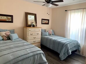 2 bedrooms, desk, iron/ironing board, WiFi