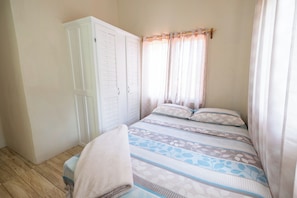 2 chambres, fer et planche à repasser, Wi-Fi, draps fournis