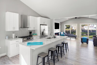 Charming 3-bedroom house on the Canal! Fireplace! Firepit! Pets Welcome!