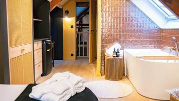 Comfort Apartment, Garden View | 1 bedroom, free WiFi, individually decorated, individually furnished