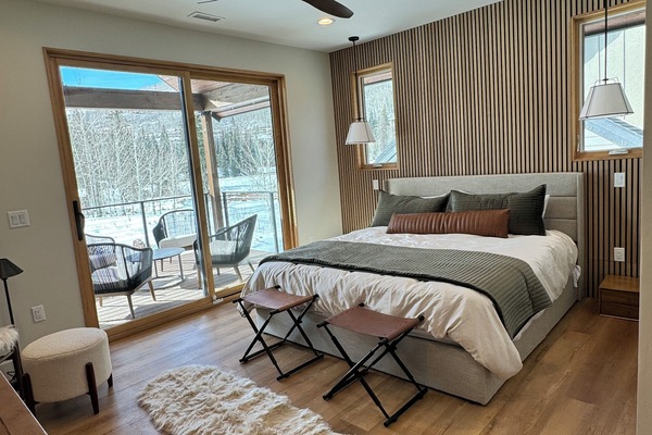 4 bedrooms, desk, travel crib, free WiFi