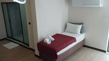 Deluxe Room, Mountain View, Corner | Egyptian cotton sheets, premium bedding, iron/ironing board, free WiFi