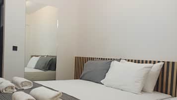 Standard Room | Egyptian cotton sheets, premium bedding, iron/ironing board, free WiFi