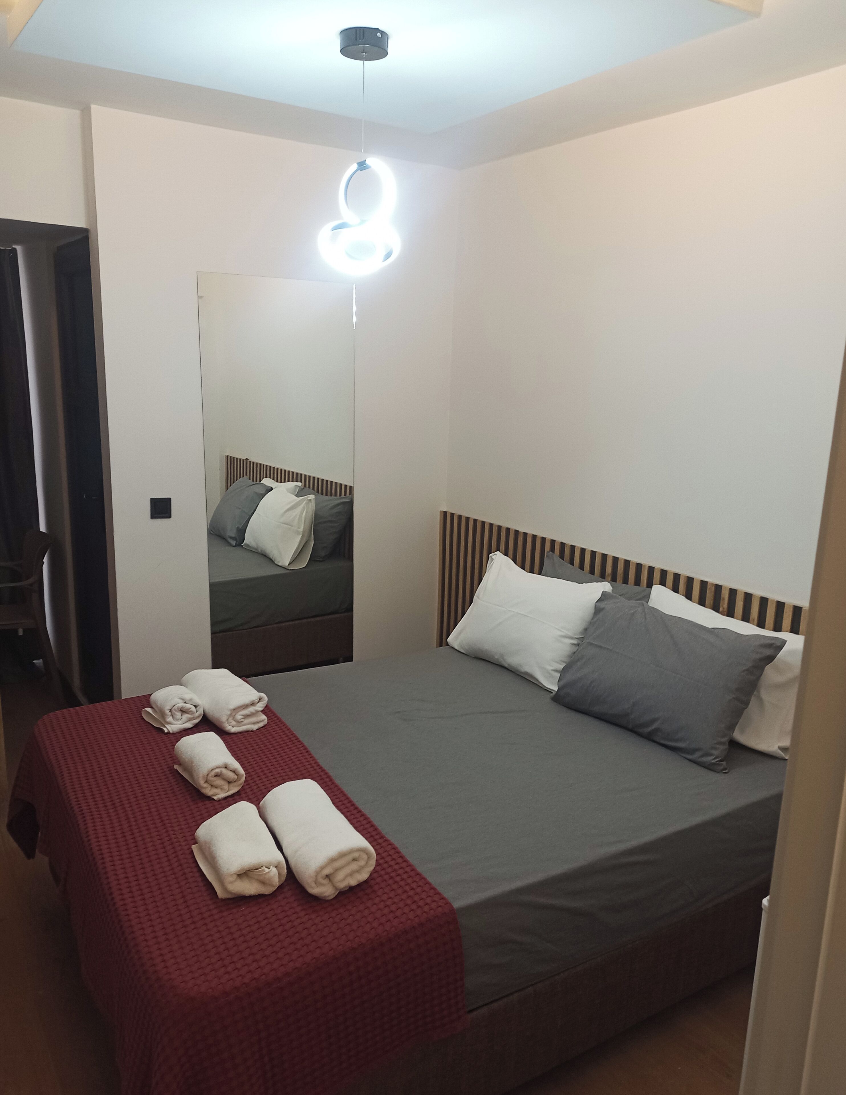 Egyptian cotton sheets, premium bedding, iron/ironing board (on request)