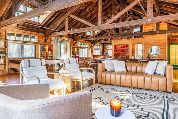 Télévision, cheminée