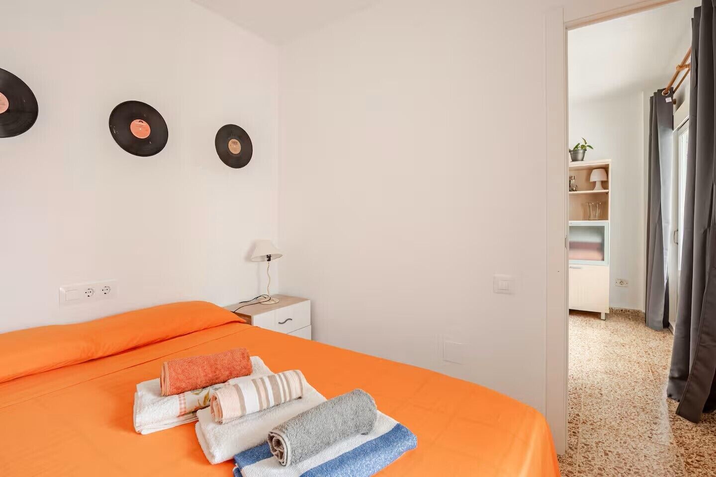 1 bedroom, desk, iron/ironing board, WiFi