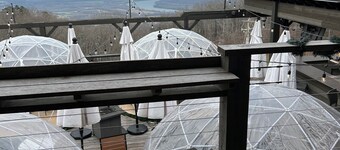 Large cabin-Game Room,Hot tub,Kid Friendly