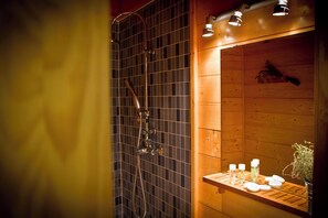 Shower, hair dryer, towels, soap - Warm shelter, Nordic style El Bosquet (Sant Cugat del Vallès)