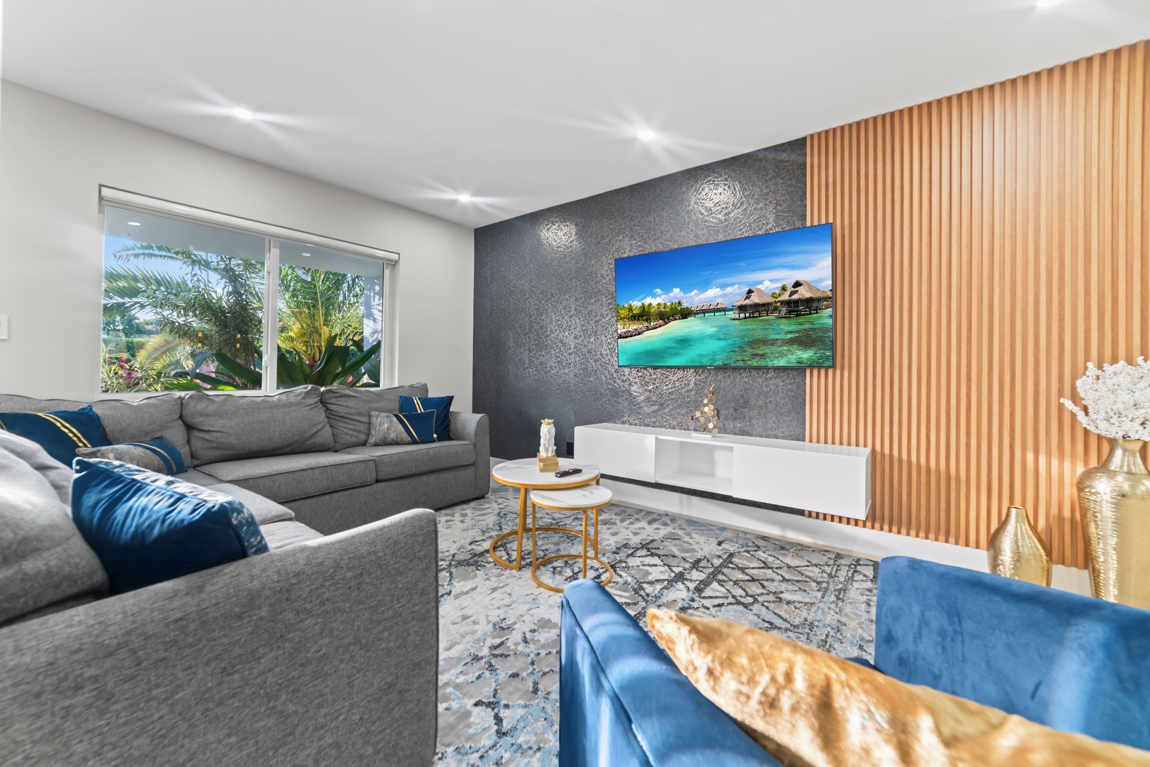 Smart TV, fireplace, computer monitors