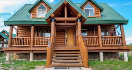 5 Bd/3.5 Bath Cozy Cabin Near National Monuments w/ pooltable, games. fire pit