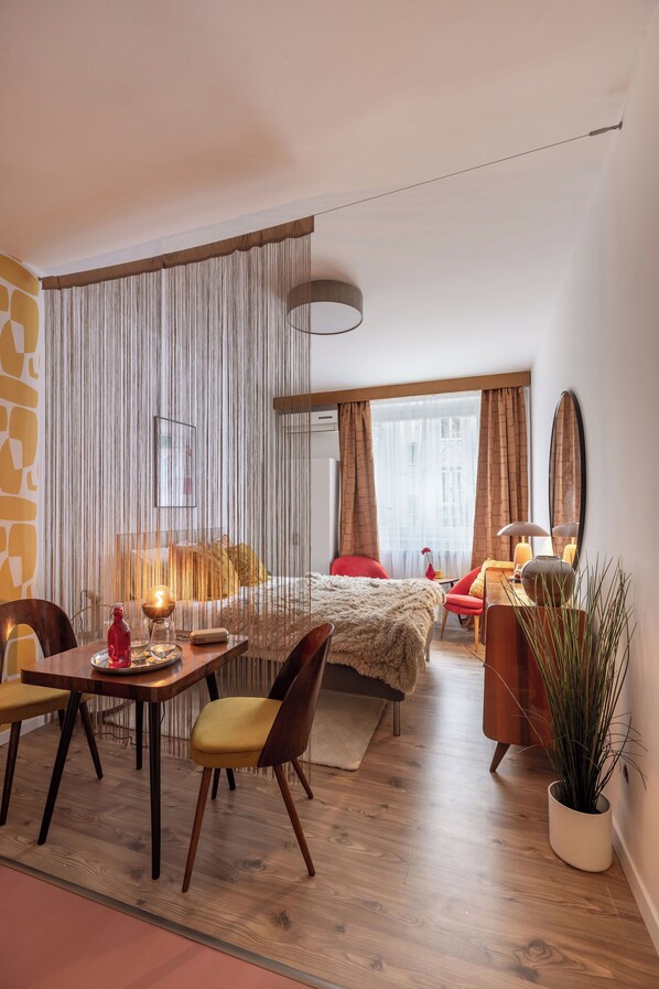 1 bedroom, free WiFi, bed sheets