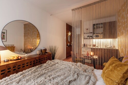 Romantic sweet Sixties hideaway