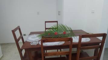 Vila, 1 kamar tidur, Boleh Merokok, patio | Ruang makan